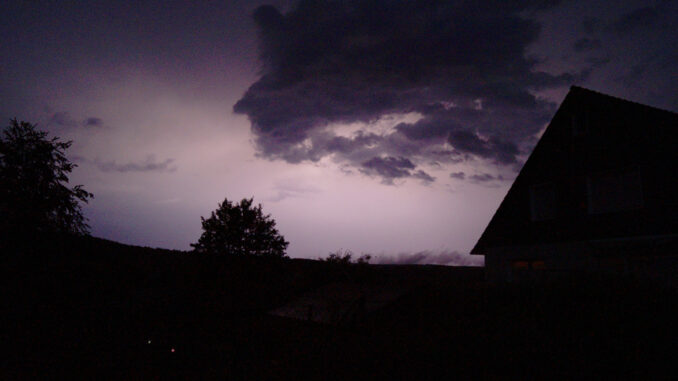 Nach der Hitze kommen die Gewitter. Bild: Christian Schön